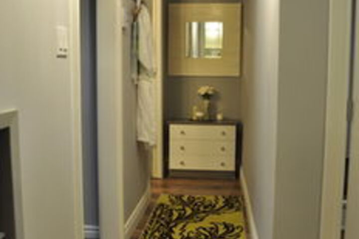 Room 13 of 28
