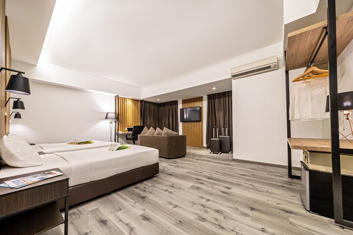 Room 17 of 30
