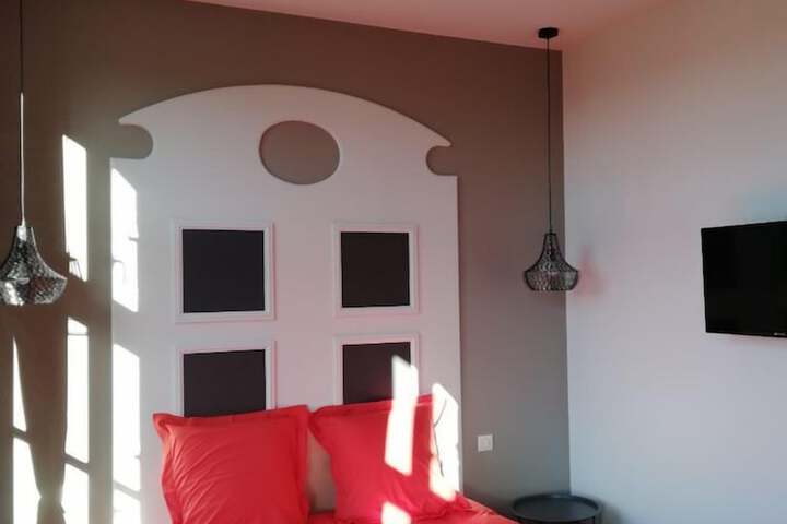 Room 27 of 52