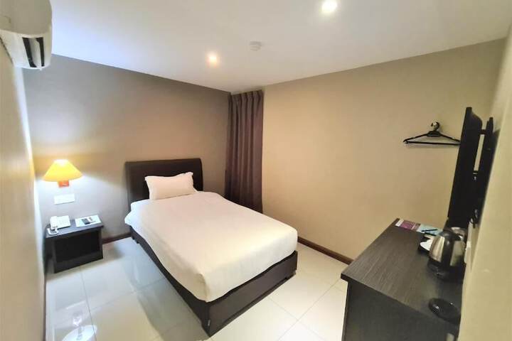 Room 47 of 75