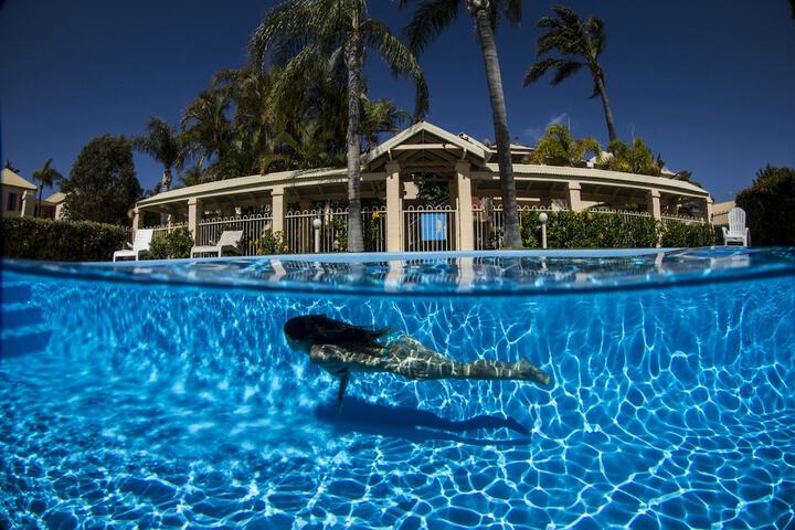 Pool 19 of 25