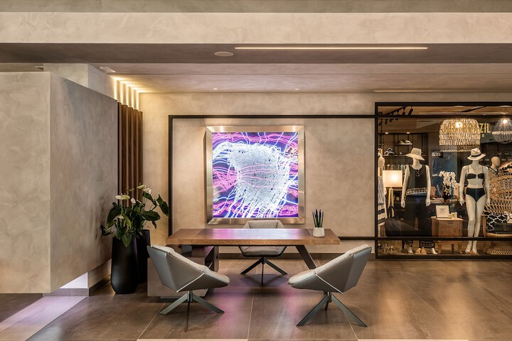 Hotel Interior 2 of 189