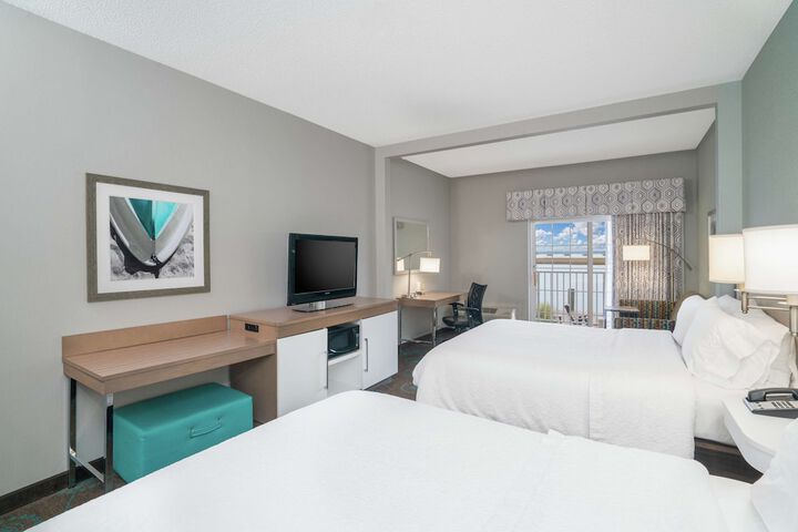 2 Queen Beds with Balcony (12 of 13)