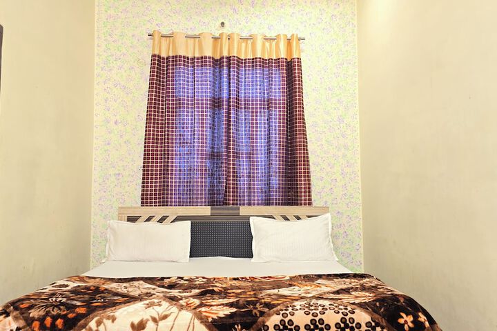 Room 3 of 75