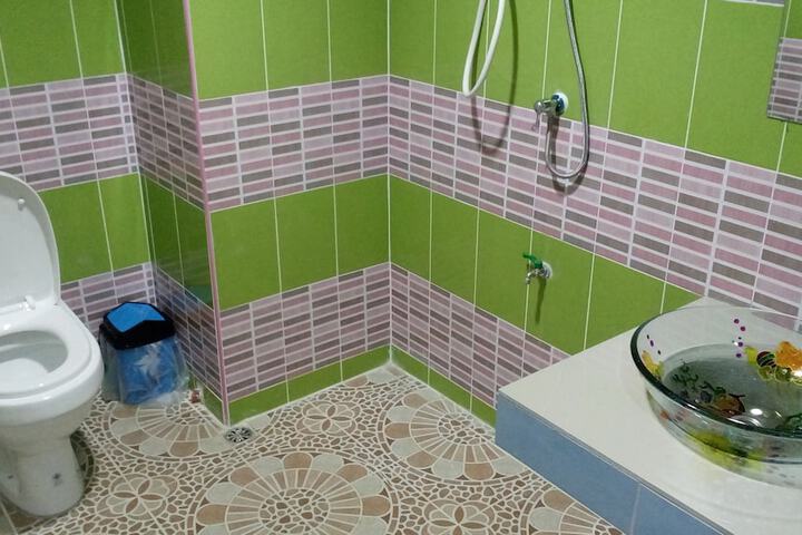 Room 12 of 79