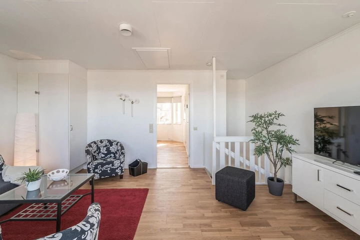 Room 9 of 15
