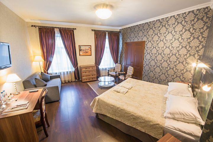 Room 12 of 43