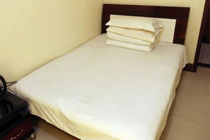 Room 7 of 10