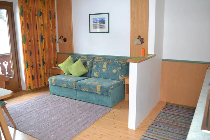 Room 5 of 13