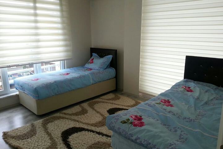 Room 3 of 20