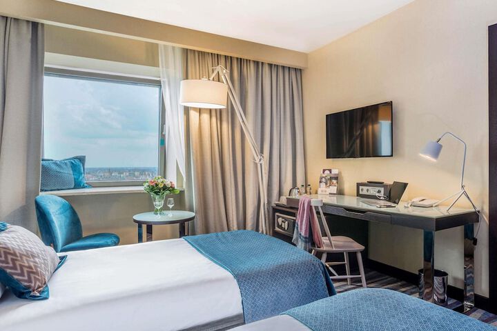 Room 10 of 160