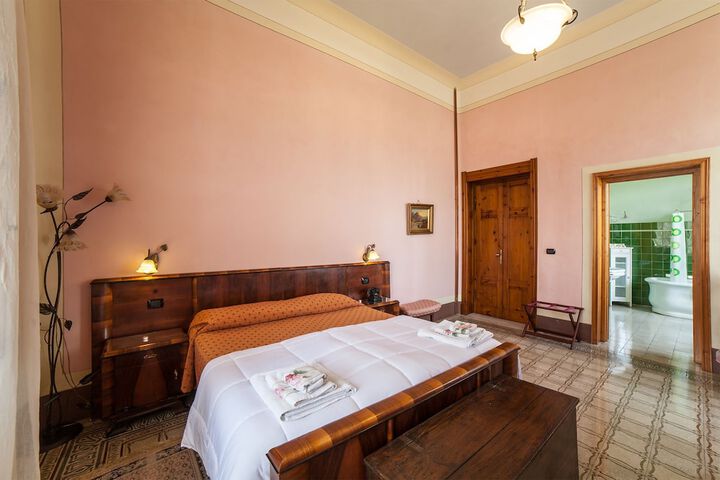Room 6 of 59