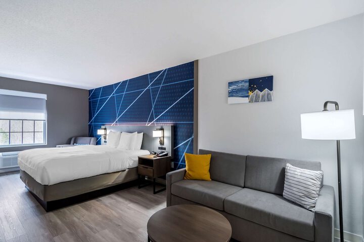 Room 13 of 28