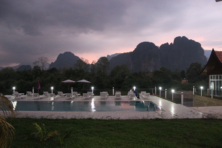 Pool 31 of 39
