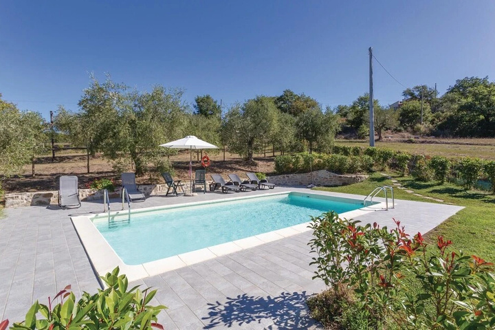Pool 12 of 17