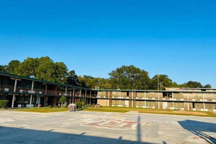 Property Grounds 18 of 25