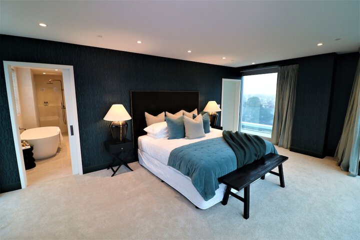 Room 11 of 79