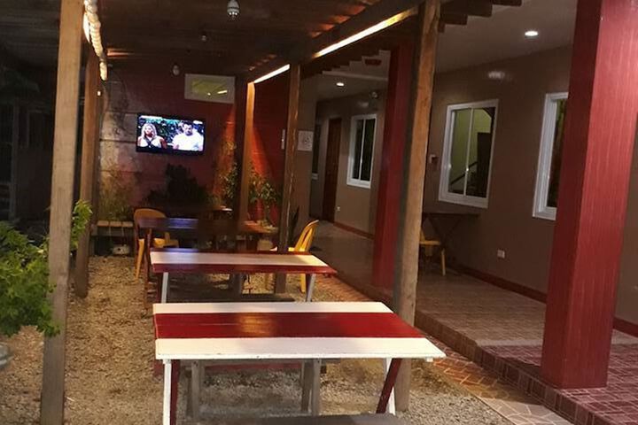 Room 6 of 9