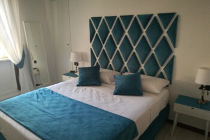 Room 41 of 44