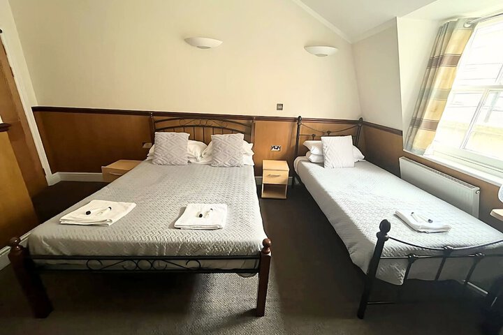 Room 12 of 37