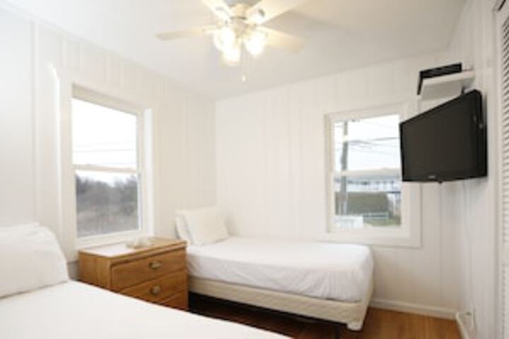 Room 10 of 384