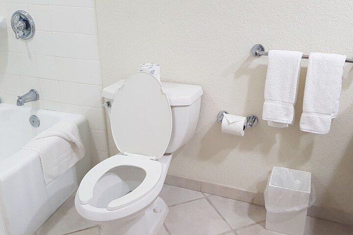 Room 3 of 34