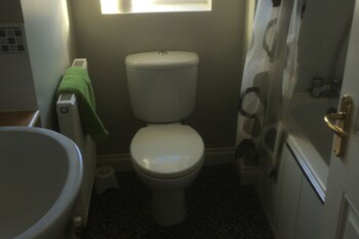 Room 6 of 32