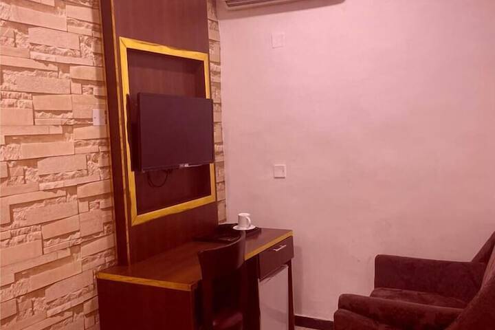 Room 4 of 24