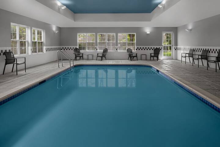 Pool 18 of 35
