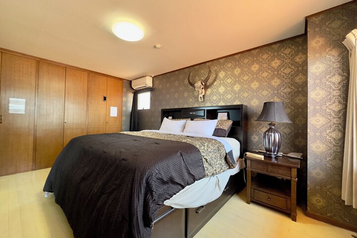 Room 55 of 193