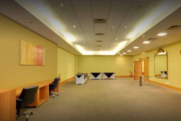 Business Center 38 of 46