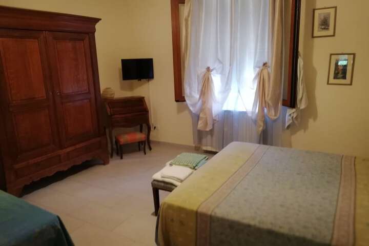 Room 22 of 112