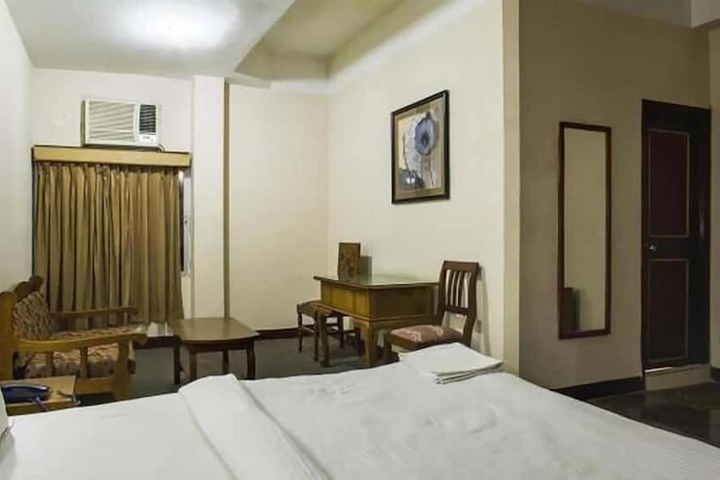 Room 3 of 7