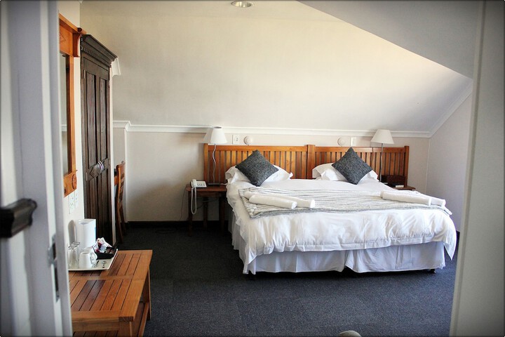 Room 10 of 176