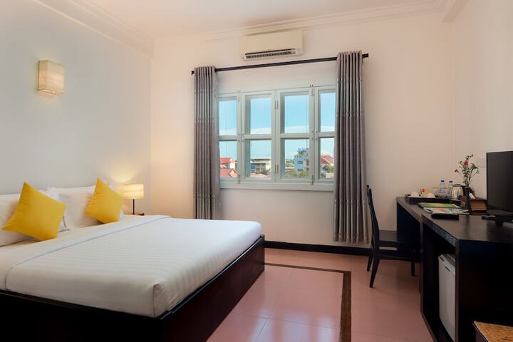 Room 6 of 49