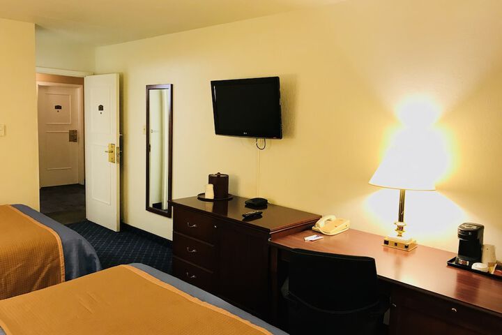 Room 42 of 65
