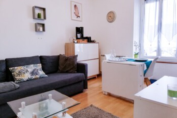 Room 9 of 20