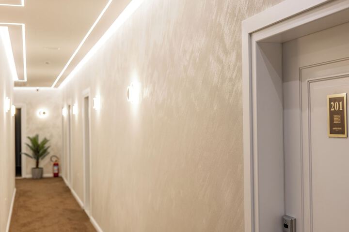 Room 5 of 120