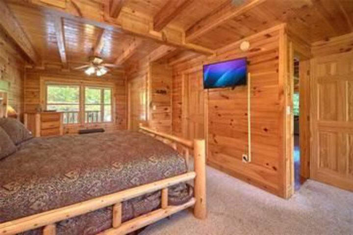 Lookout Ridge Home with Hot Tub