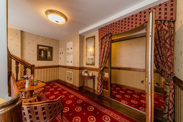 Ballroom/Hall 57 of 66