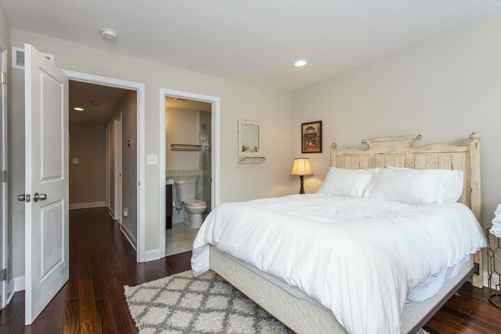 Room 2 of 22