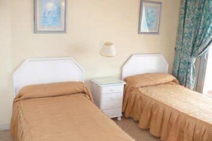 Room 2 of 13
