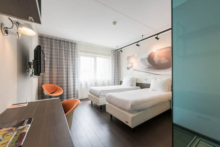 Room 9 of 58