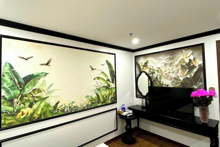 Room 17 of 36