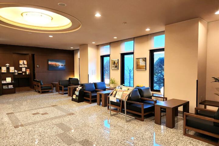 Entrance & Lobby