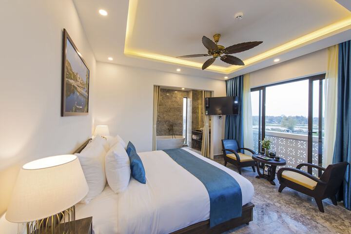 Room 5 of 72