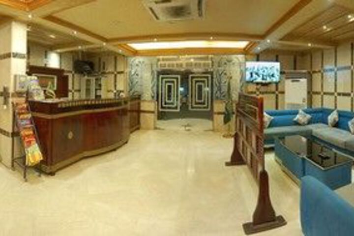 Entrance & Lobby