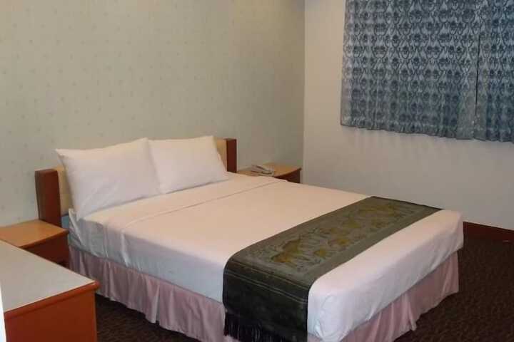 Room 17 of 46