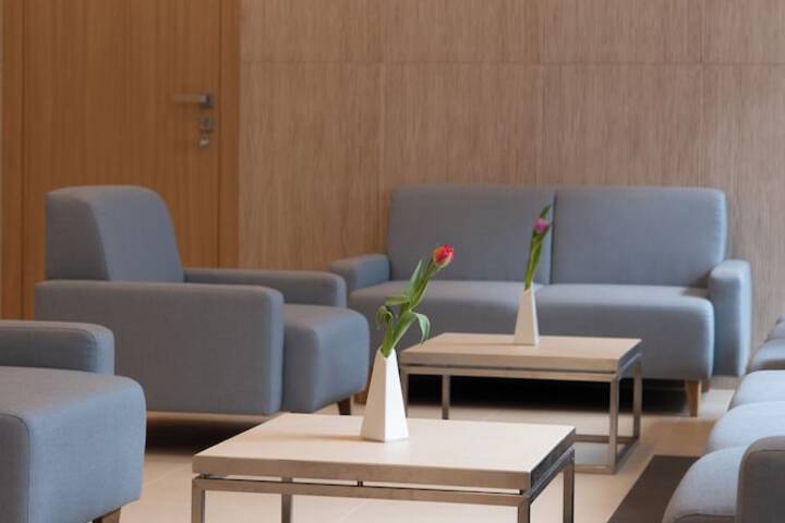 Entrance & Lobby