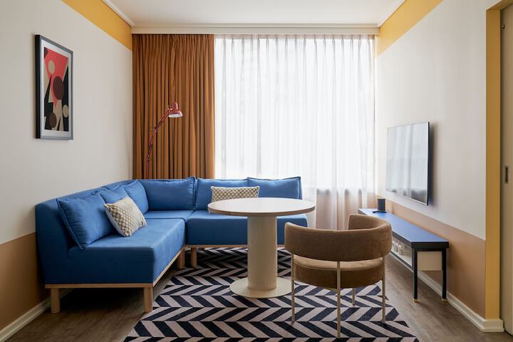 Room 22 of 46